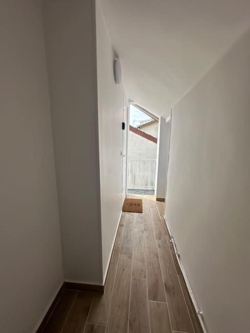 Charmante Studio Ligne 13 Tram 5 Saint Denis พิแอร์ฟิตต์-ซัวร์-แซน ภายนอก รูปภาพ